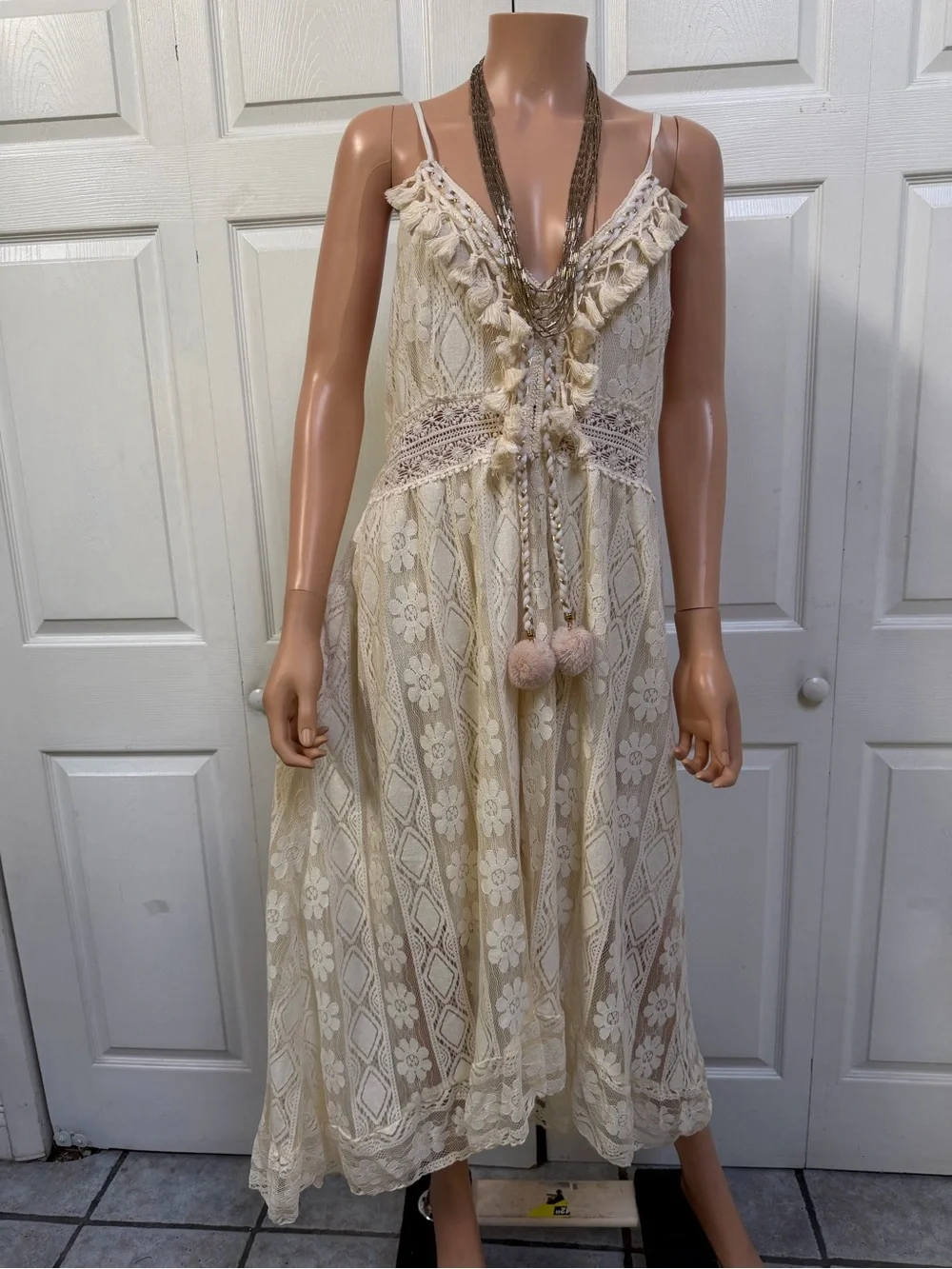 Cupshe Cream Crochet Lace Maxi Dress with Tassel Ties Size XL - Picture 11 of 16